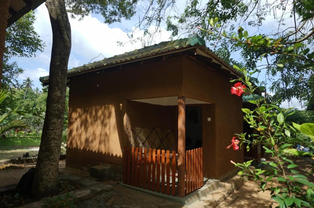 Agoura Hills Kurunegala Exterior foto